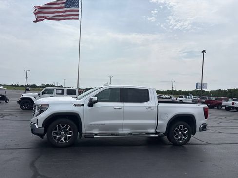 Used 2023 GMC Sierra 1500 SLT w/ SLT Premium Package AWD/4WD image 2