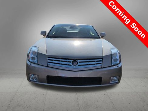 Used 2008 Cadillac XLR image 9