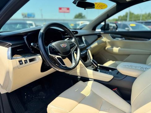 Used 2017 Cadillac XT5 FWD image 11