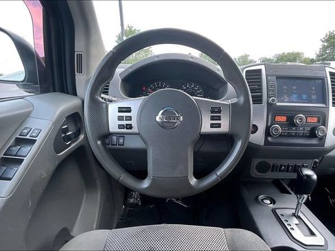 Used 2020 Nissan Frontier SV RWD image 11