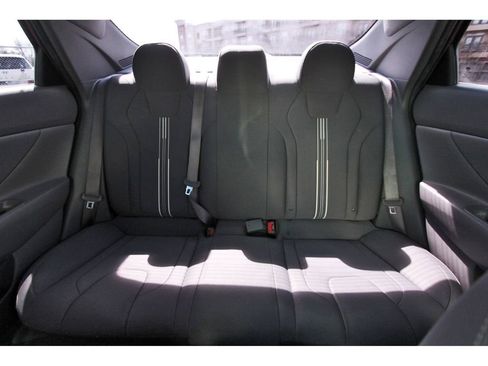 Used 2023 Hyundai Elantra SEL FWD image 14