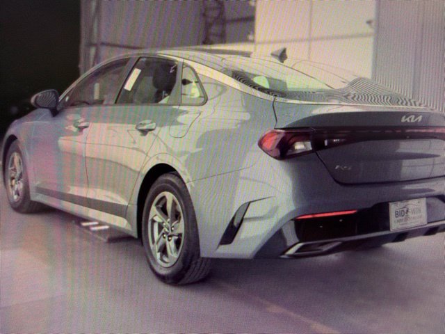 Used 2022 Kia K5 LXS FWD image 9