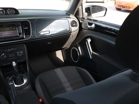 Used 2014 Volkswagen Beetle R-Line FWD image 24