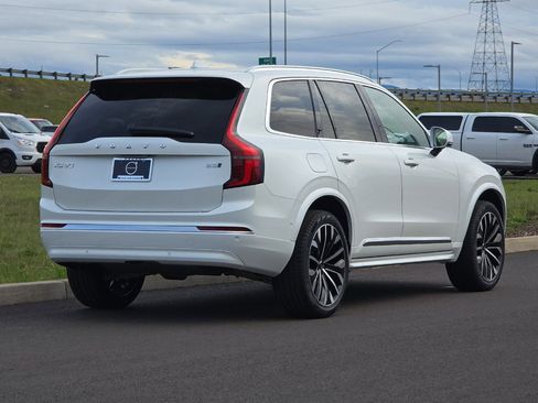 New 2026 Volvo XC90 B5 Plus w/ Protection Package image 3