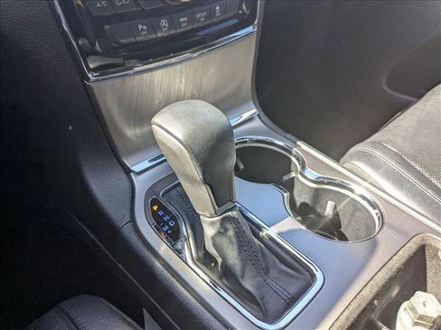 Used 2019 Jeep Grand Cherokee Limited w/ Luxury Group II image 12