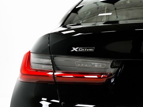 Used 2022 BMW 330i xDrive Sedan w/ Driving Assistance Package image 31