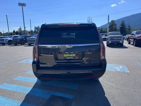 Used 2017 Cadillac Escalade Platinum AWD/4WD image 6