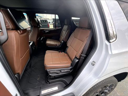 New 2026 Chevrolet Tahoe High Country AWD/4WD image 15