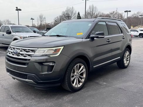 Used 2018 Ford Explorer XLT w/ Equipment Group 202A image 3