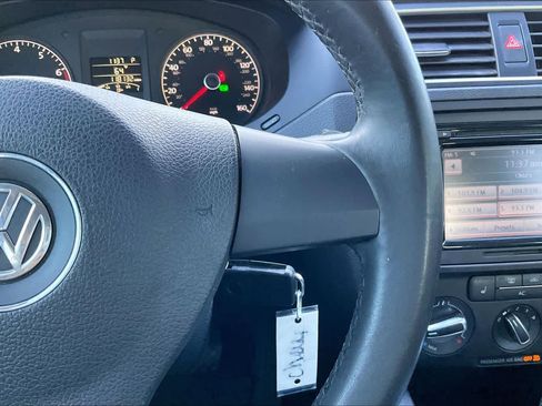 Used 2011 Volkswagen Jetta SE image 24