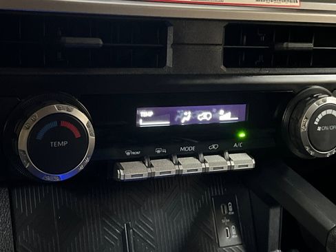 Used 2025 Toyota 4Runner SR5 image 27