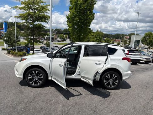 Used 2015 Toyota RAV4 Limited w/ Technology Package FWD image 19