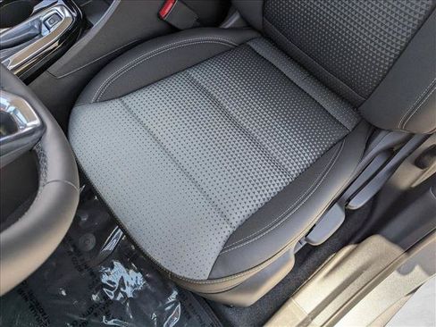 New 2026 Chevrolet Trax LT w/ Driver Confidence Package FWD image 4