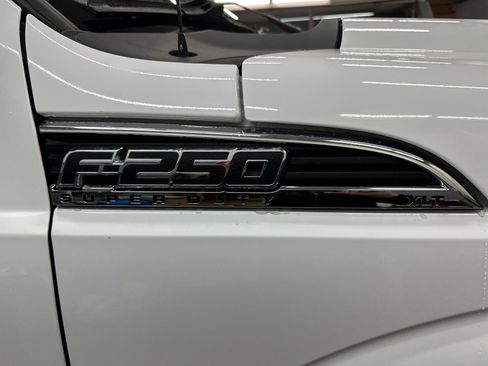 Used 2011 Ford F250 XLT w/ Snow Plow Prep Pkg image 10