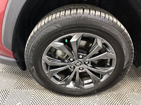 Used 2023 Toyota RAV4 XLE Premium image 28