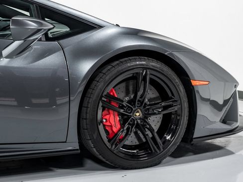 Used 2021 Lamborghini Huracan EVO RWD image 45