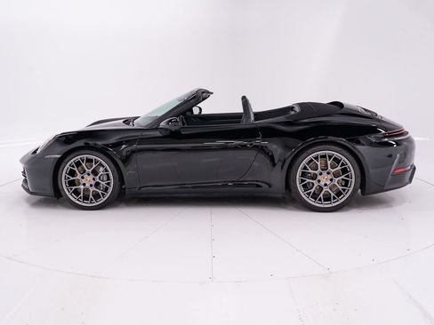 Used 2025 Porsche 911 Carrera RWD image 2