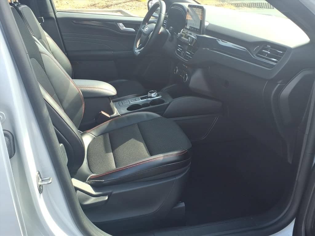 Used 2025 Ford Escape ST-Line FWD image 21