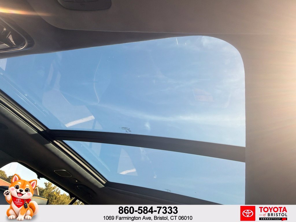 Used 2023 Jeep Grand Wagoneer Series III AWD/4WD image 25