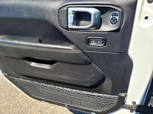 Used 2024 Jeep Wrangler Unlimited Sahara AWD/4WD image 19