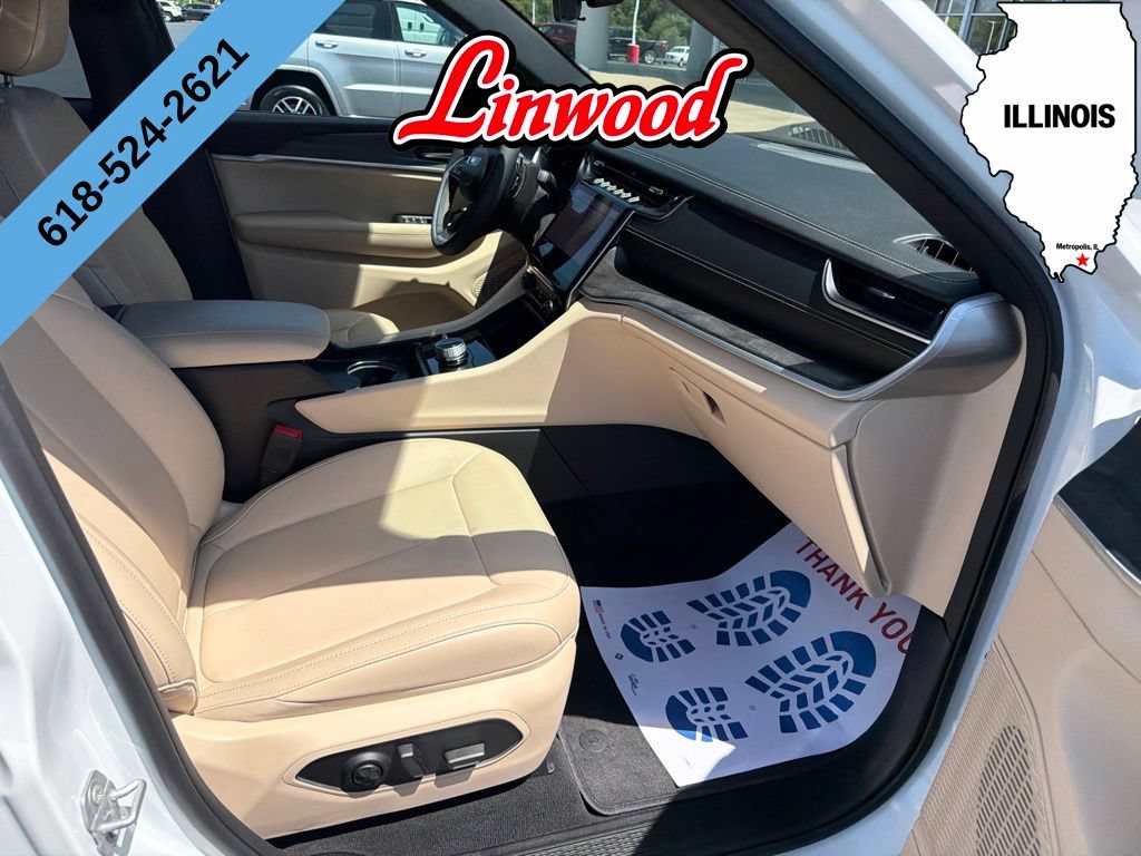 Used 2025 Jeep Grand Cherokee Limited AWD/4WD image 8