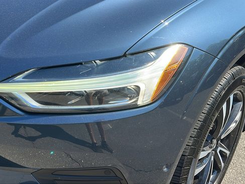 Used 2019 Volvo XC60 T6 Momentum w/ Premium Package AWD/4WD image 5