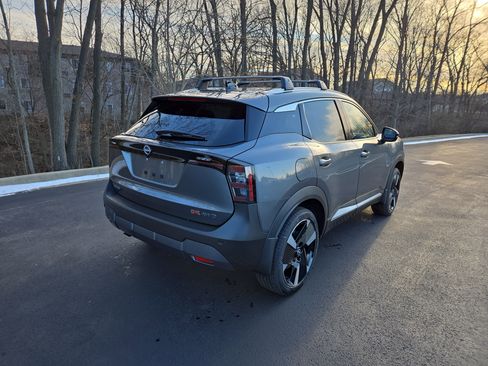 New 2026 Nissan Kicks SR w/ Cold Weather Package image 3
