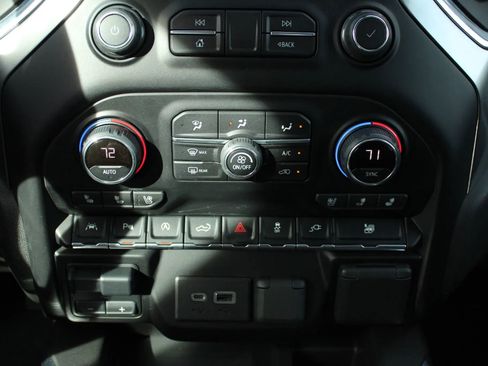 Used 2020 Chevrolet Silverado 1500 LTZ w/ LTZ Texas Edition image 23