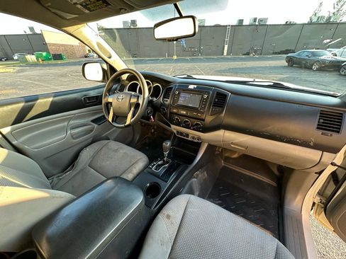 Used 2014 Toyota Tacoma 4x4 Access Cab V6 image 12