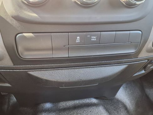 Used 2021 RAM 1500 4x4 Crew Cab Classic w/ Protection Group image 8