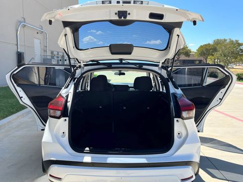 Used 2021 Nissan Kicks SV FWD image 10