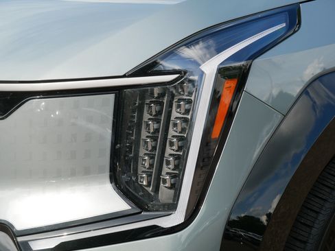 Certified 2024 Kia EV9 GT-Line AWD/4WD image 16