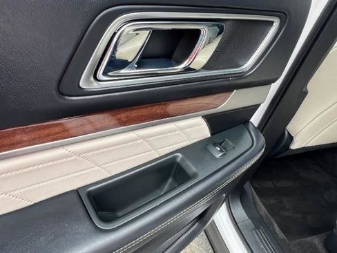 Used 2018 Ford Explorer Platinum AWD/4WD image 44