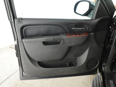 Used 2011 Chevrolet Suburban LTZ AWD/4WD image 13