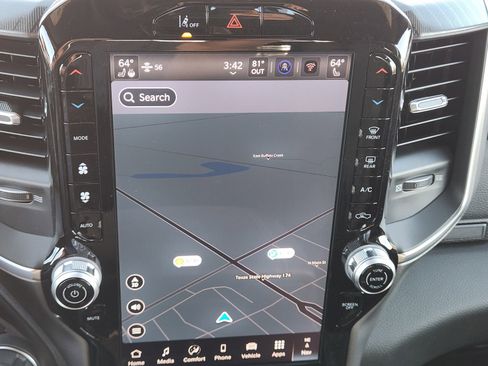 New 2026 RAM 1500 4x4 Crew Cab image 15