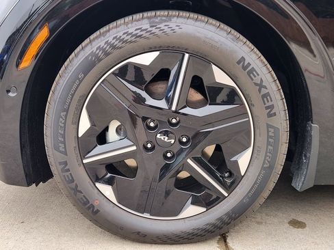 New 2025 Kia EV6 Wind image 8