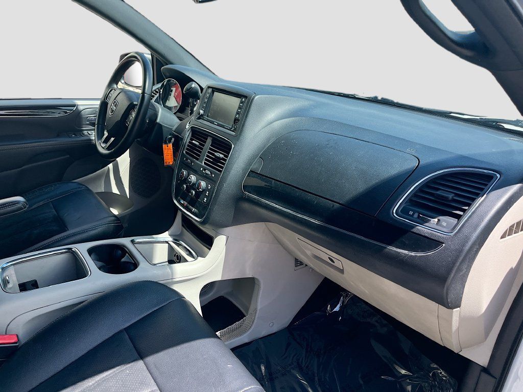 Used 2018 Dodge Grand Caravan SXT FWD image 29