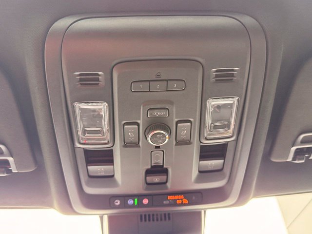 Used 2023 GMC Yukon Denali AWD/4WD image 23