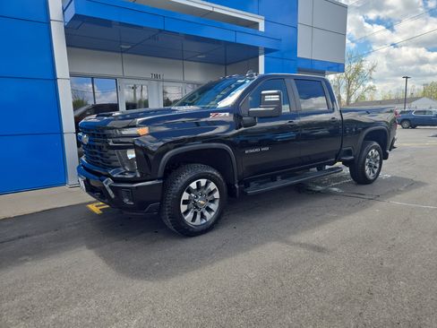 Certified 2024 Chevrolet Silverado 2500 Custom w/ Custom Value Package AWD/4WD image 2