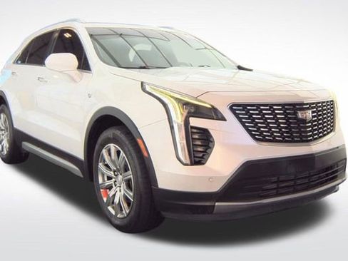 Used 2019 Cadillac XT4 Premium Luxury w/ Driver Awareness Package image 4