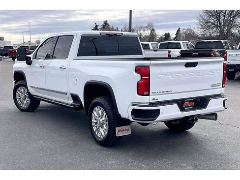 Used 2024 Chevrolet Silverado 3500 High Country w/ Technology Package image 13