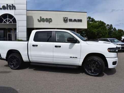 New 2026 RAM 1500 Express AWD/4WD image 10