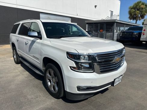 Used 2017 Chevrolet Suburban Premier RWD image 3