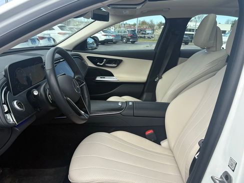 Used 2024 Mercedes-Benz E 350 4MATIC Sedan image 8