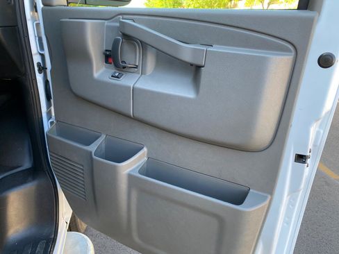 Used 2025 Chevrolet Express 2500 w/ Driver Convenience Package RWD image 31