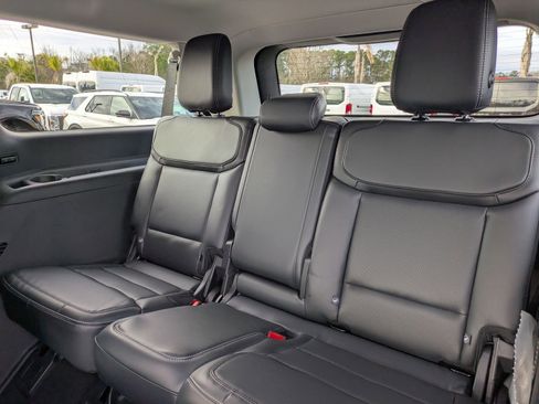 New 2025 Ford Expedition Max Platinum w/ Driver's Package AWD/4WD image 13