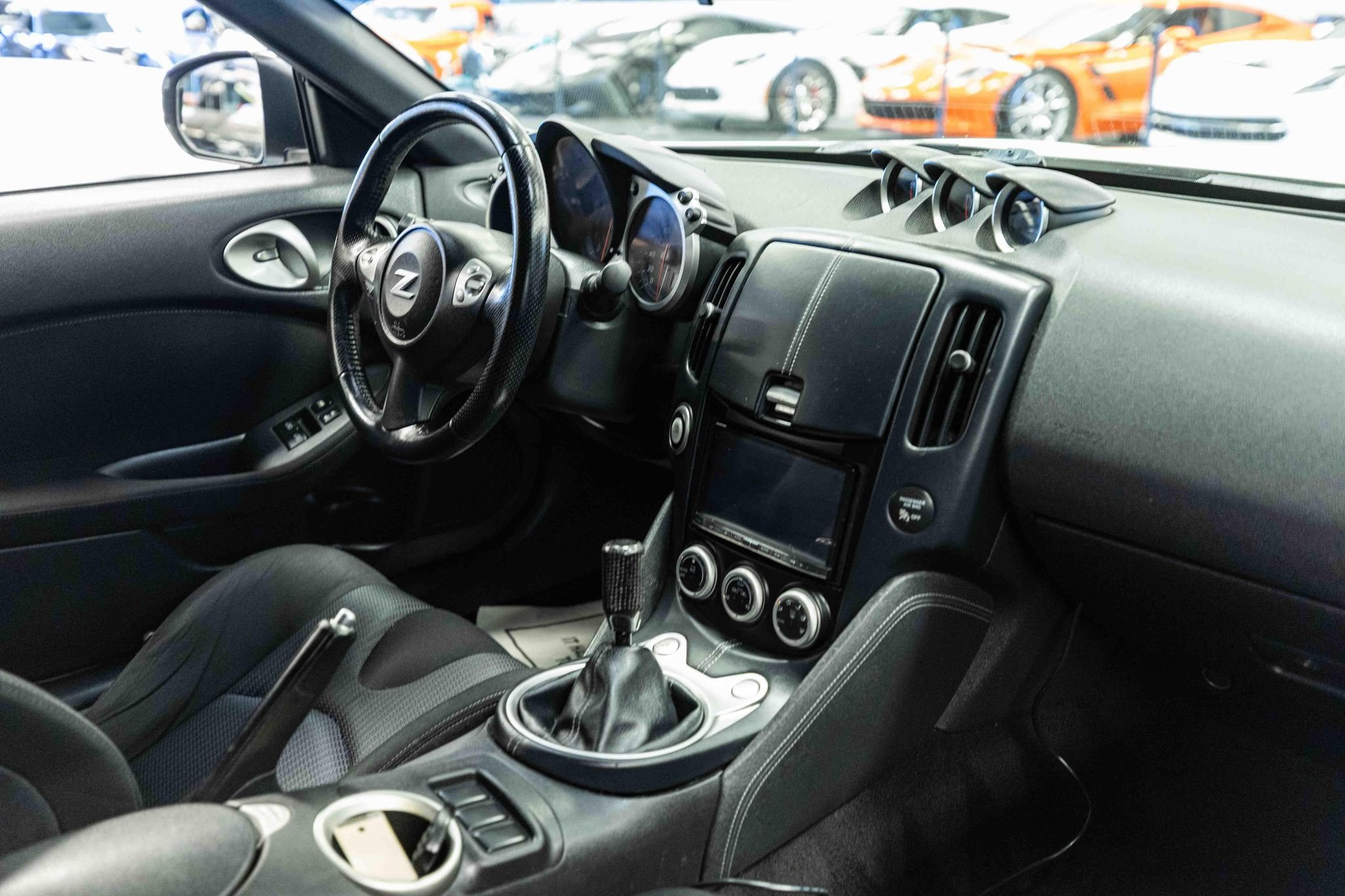 Used 2014 Nissan 370Z Coupe RWD image 10