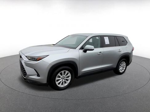 Used 2024 Toyota Grand Highlander XLE image 8