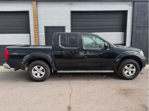Used 2013 Nissan Frontier SV w/ SV Value Truck Pkg RWD image 10