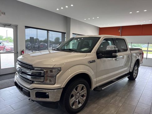 Used 2018 Ford F150 Lariat w/ Equipment Group 502A Luxury AWD/4WD image 11